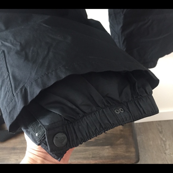 Roxy black endurance series snow pants. Medium - Picture 11 of 14